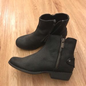 The Nine West / Girl Zip bootie